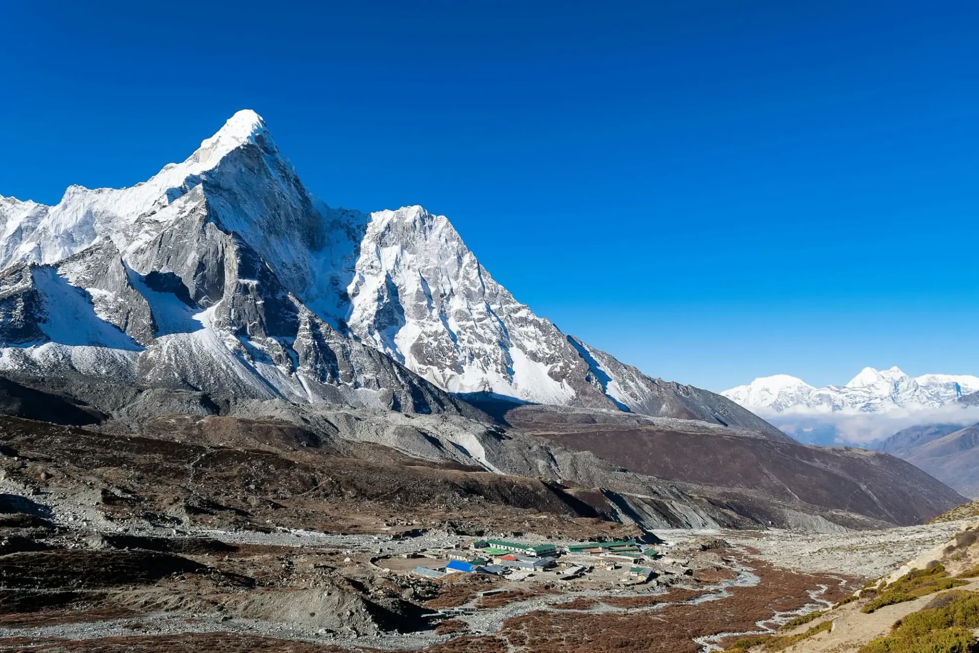 Ama Dablam above the valley near Chukhung